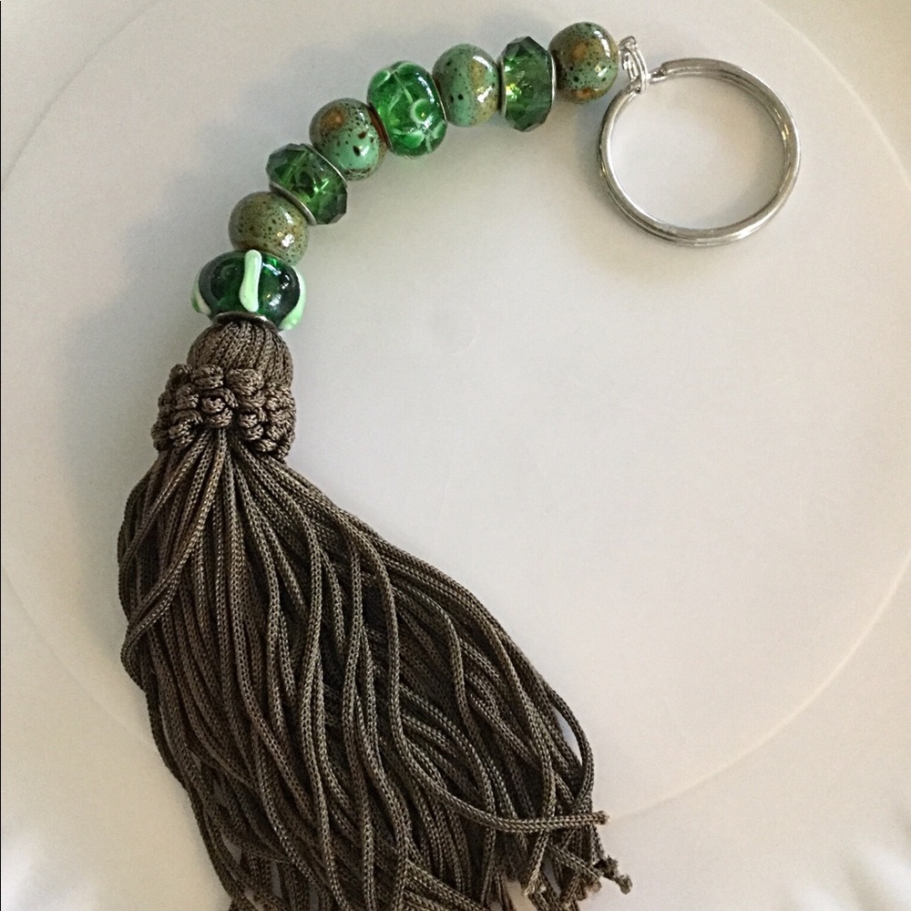 FINAL…Irish Green Key Chain.  Luck of Irish - Picture 6 of 8